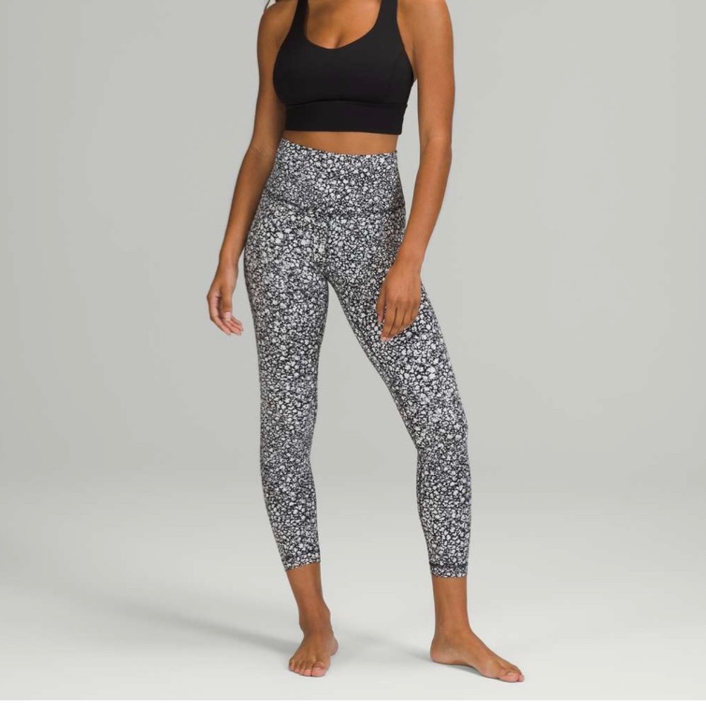 NWT Lululemon Align HR 25”